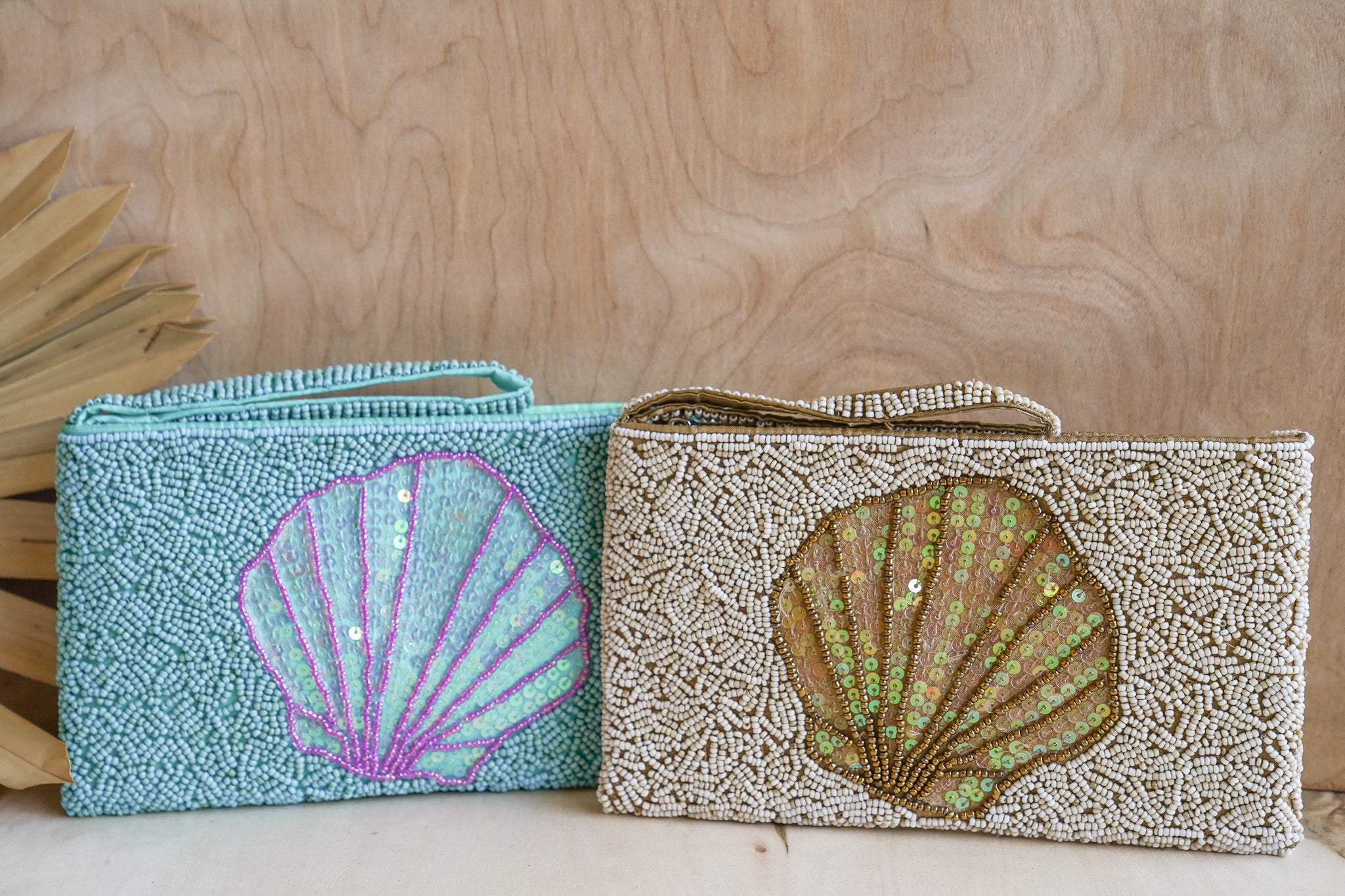 Beaded Seashell Clutch good